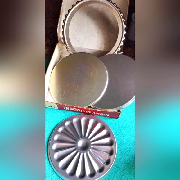 Wear-Ever Quiche/Flan Set - Picture 4 of 4